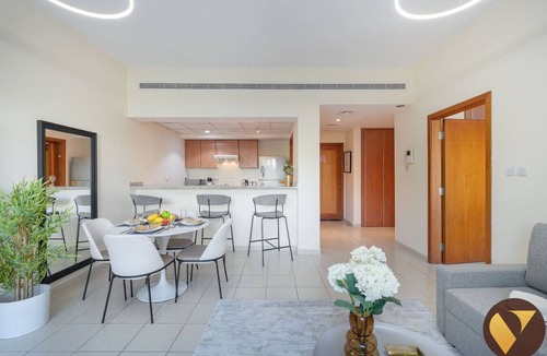 The Greens Apartment | Cozy 1-BR Apartment in Al Dhafrah 2, The Greens