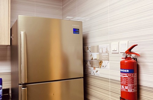 Al Majaz Apartment | Cozy 2-bedroom apartment in superb Sharjah corniche with WiFi, fitness room pool