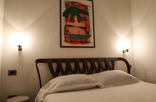 San Ferdinando Apartment | Cozy Apartment at Pizzofalcone by Wonderful Italy
