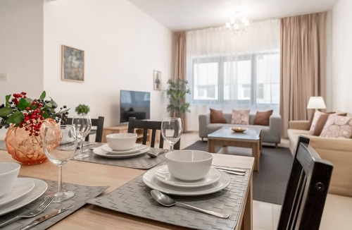 Dubai Apartment | Cozy Apartment in Al Nahda with Pool and Gym
