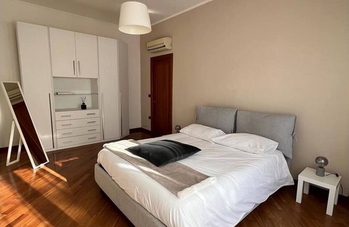 Arenella Apartment | Cozy apartment in the heart of the lively Vomero district