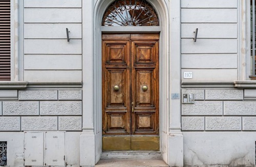 Ricorboli Apartment | Cozy apartment of about 45 sqm, for up to 4 people, located on the 2nd floor with lift (NOT suitable for disabled people; some steps at the entrance) of a renovated ancient building. The apartment is located in the Piazza Ferrucci/Ponte San Niccolò, in