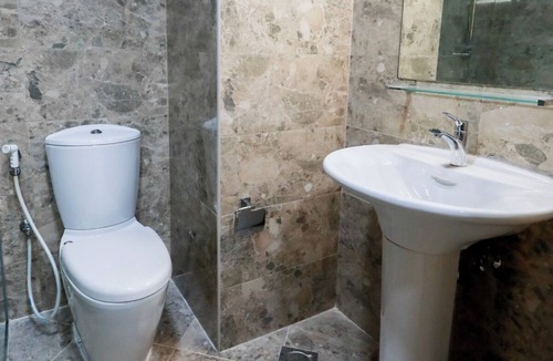 Al Quoz Apartment | Cozy apartment with AC and WiFi in enjoyable Dubai