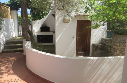 Anacapri House | Cozy cottage surrounded by a typical Capri garden. 10 min from the Blue Grotto.