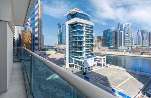 Business Bay Apartment | Cozy Family Apt | Canal Vista | Near Dubai Mall
