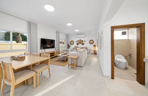 Al Mankhool House | Cozy Three Bedroom House