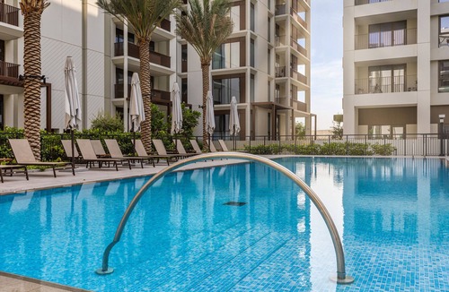 Dubai Apartment | Creekside Elegance w/Canal Vws at Creek Beach