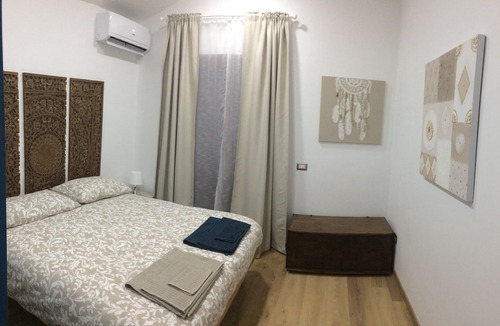 Casalnuovo di Napoli Apartment | Dafne Home offers you a pleasant accommodation in the nearby suburbs of Naples