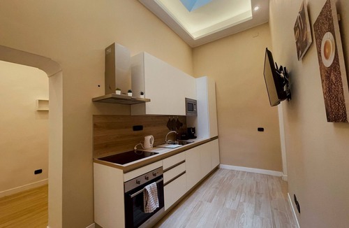 Montecalvario Apartment | Dante's Suite Naples