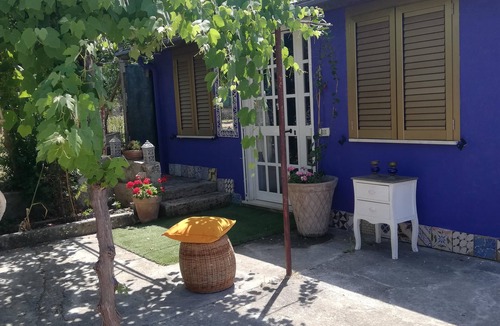 Fondi House | Delightful country house near the sea with orchard