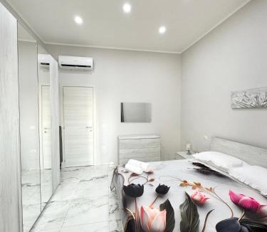Naples House | Dell orma del vesuvio