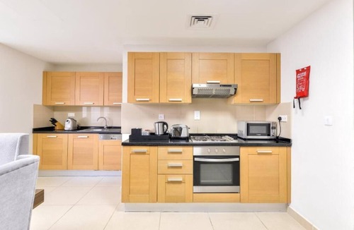 Sheikh Zayed Road Apartment | Deluxe 1 Bedroom w/Infinity Pool Near DWTC
