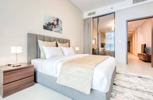 Business Bay Apartment | Deluxe 1BR in the Heart of Business Bay