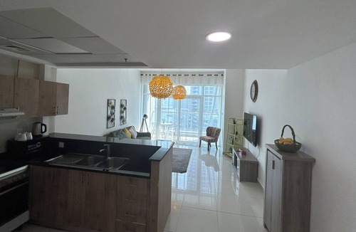Dubai Marina Apartment | Deluxe 2 bed room apartment with a Full Marina View