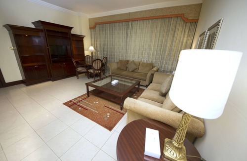 Deira Apartment | Deluxe Family Suite with Hall and Kitchen-Near Deira City Center-Near Metro
