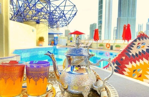 Al Wasl Apartment | Deluxe Room Near Burj Khalifa Metro By E R