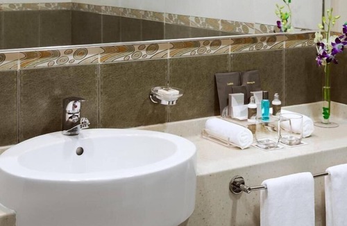 Barsha Heights Hotel | Deluxe Room Near Internet Metro Station By E R