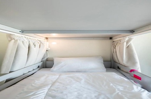 Jadaf Hostel | Desert Dream Hostel, Near Downtown & Metro, Gym, Pool