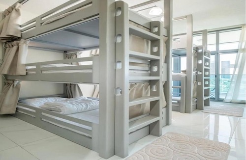 Jadaf Hostel | Desert Dream Hostel, Near Downtown & Metro, Gym, Pool