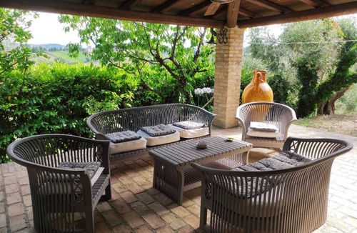 Torrevecchia Teatina House | Dog Friendly Apartment in Villa with Pool and Dog Area