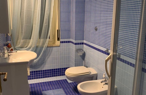 Fuorigrotta Bed & Breakfast | Domus Diocleziano, la tua casa lontano da casa! Comoda, sicura e accogliente!