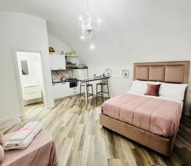 Quartieri Spagnoli Apartment | Donn'Anna Naples City Center