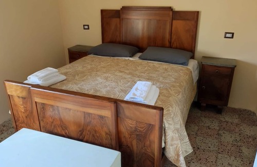 Strongoli Apartment | Donna Concetta Flat ♡ In Historic Building