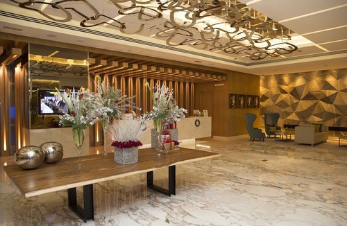 Dubai Marina Hotel | DoubleTree by Hilton Dubai Jumeirah Beach