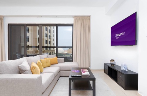 Dubai Marina Apartment | Dream Inn - Spacious studio - 2 mins to JBR Beach