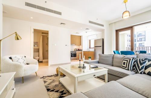 Dubai Apartment | Dubai Creek Gem, Stylish Condo With Two Balconies