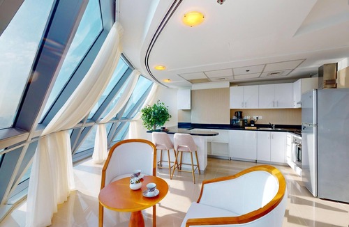 Trade Center Apartment | Duplex 2-bedroom apartment with its unparalleled retail, entertainment