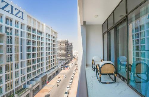 Nad Al Sheba Apartment | EasyGo - Contemporary 2 Bedroom Apartment with Balcony in Meydan