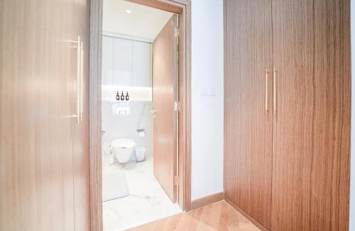 Nad Al Sheba Apartment | EasyGo - Contemporary 2 Bedroom Apartment with Balcony in Meydan
