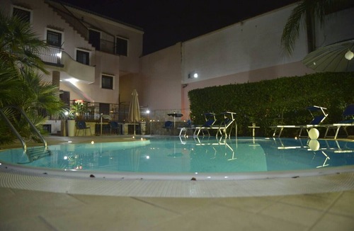 Torre Annunziata Villa | "Eden Holiday House Pompeii" Private Pool & Garden. Apartment 2