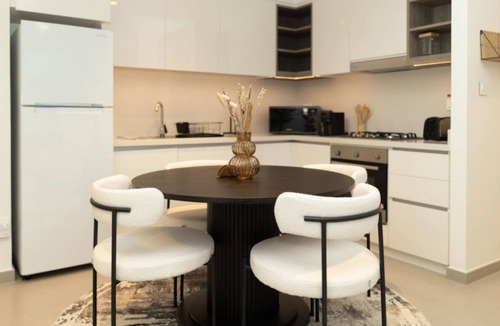 Za'abeel 2 Apartment | Elegant 1 BR Downtown with Burj View next to Dubai Mall in Downtown Views ll