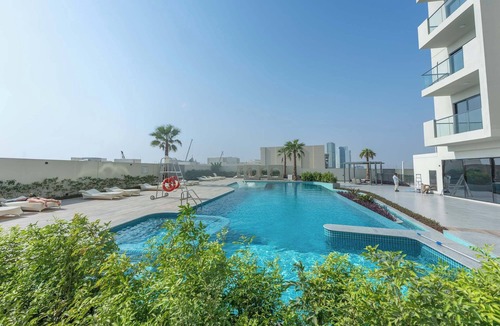 Jumeirah Village Triangle Apartment | Elegant and Cozy 1-Bedroom Apartment with Balcony Views in JVT