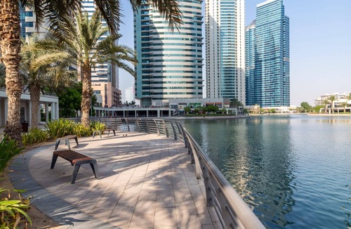 Jumeirah Lake Towers Apartment | Elegant Modern 1BR Apartment in the heart of JLT