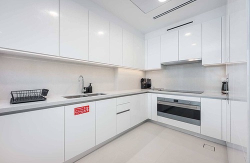 Al Safa Apartment | Elegant, Relaxing 3-Bedroom Apartment in Perfect Location at Canal Front 6