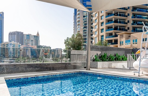 Dubai Marina Apartment | Elegant Studio with Balcony, Steps From the Sea