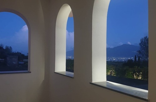 Trecase House | Elegante Villa Posta tra i Percorsi del Parco Nazionale del Vesuvio