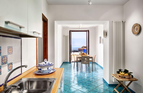 Piano di Sorrento Apartment | Elena apartment with panoramic views of the Gulf of Naples. AC and parking inc.