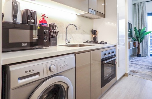 Nad Al Sheba Apartment | Elite LUX Holiday Homes - Contemporary Comfort – Studio in Azizi Riviera