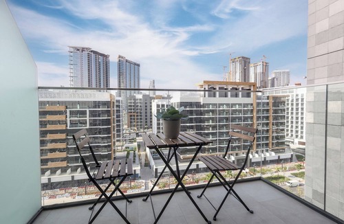 Nad Al Sheba Apartment | Elite LUX Holiday Homes - Contemporary Comfort – Studio in Azizi Riviera