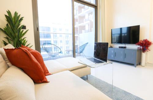 Jebel Ali Apartment | Elite LUX Holiday Homes - Modern Studio in Arjan, Dubai