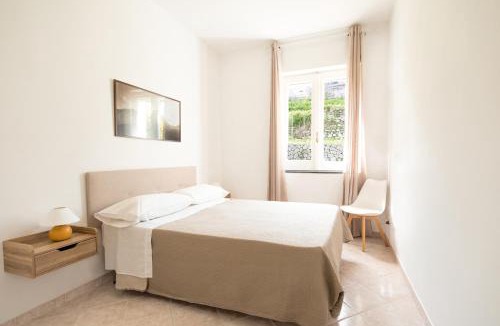 Lacco Ameno Apartment | Elysium House - Apartment in Villa with Garden