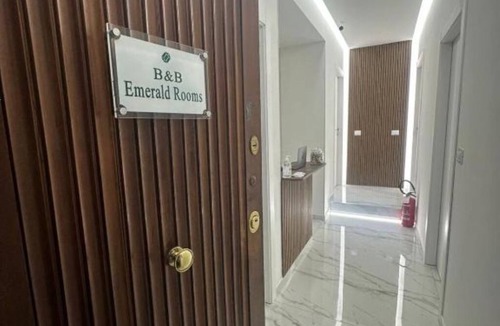Naples House | Emerald Rooms: Triple Room Deluxe