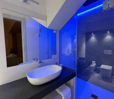 Piano di Sorrento Bed & Breakfast | En Suite Bedroom Blue Moon