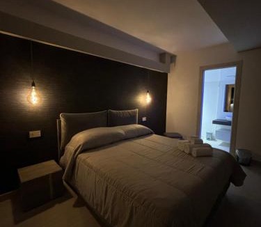 Piano di Sorrento Bed & Breakfast | En Suite Bedroom Blue Moon