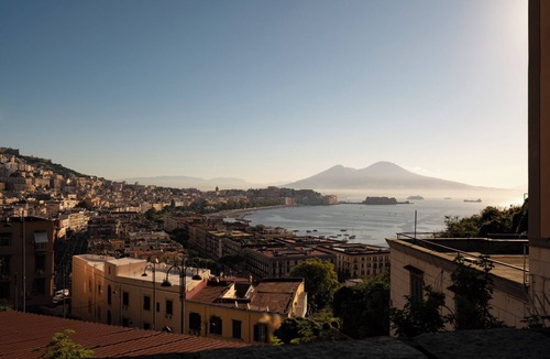 Mergellina House | Enchanting freestanding suite with a fantastic view of the Bay of Naples