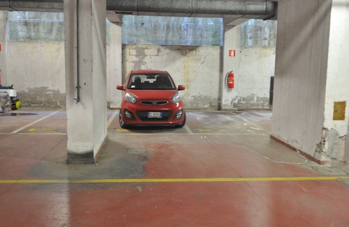 Zona XXVIII Tor de' Cenci Apartment | EUR Chianesi - IFO (50mt) strategic 2-rooms, well linked A/C carpark